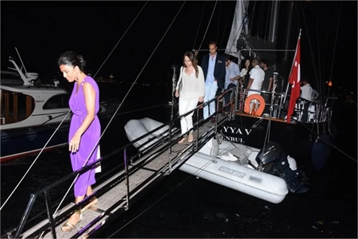 Meryem Uzerli'den 32. yaşa 32 metre yat!