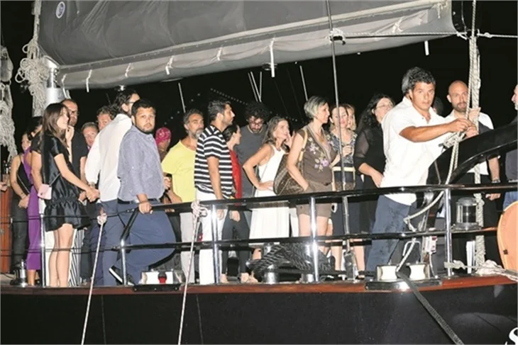 Meryem Uzerli'den 32. yaşa 32 metre yat!