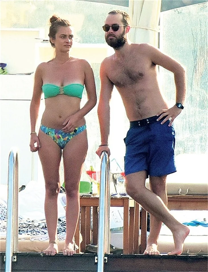 Tugay uçtu Hande çekti!