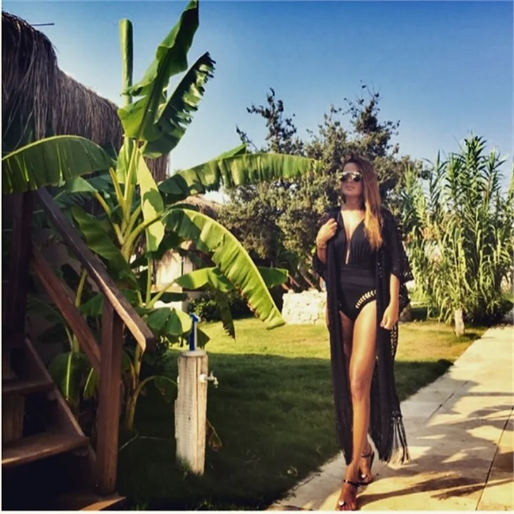 Özlem Yıldız'dan bikinili paylaşımlar