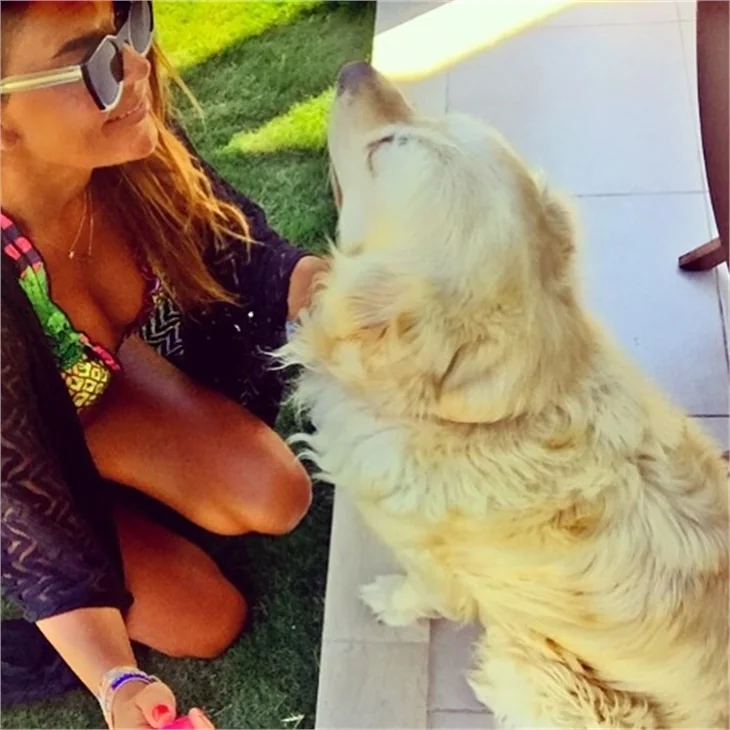 Özlem Yıldız'dan bikinili paylaşımlar