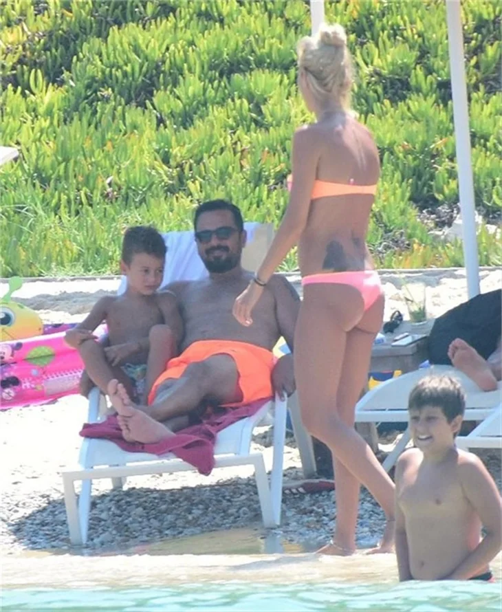 Çağla Şıkel ve Emre Altuğ'un zoraki tatili!