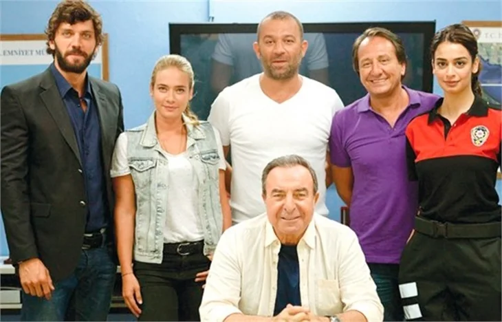 Arka Sokaklar dizisine yeni komiser geldi!