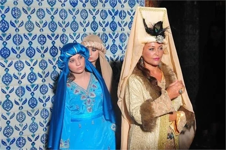 Hülya Avşar'ın tarih koçu İlber Ortaylı