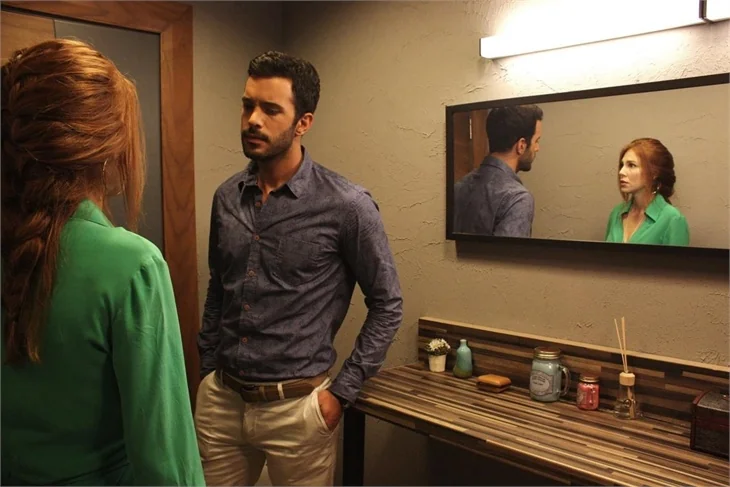 Kiralık Aşk 10. bölüm: Defne'yi çıldırtan bu kız kim?