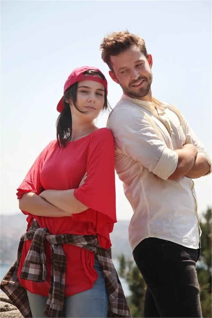 Kocamın Ailesi’nin yeni sevgilileri  dizi öncesinde sosyal medyada kavuştu
