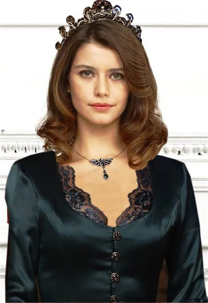 Beren Saat rolü için sarışın oluyor