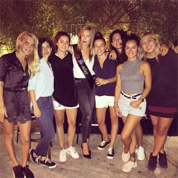 Sinem Kobal 28. yaşını Kenan'sız kutladı