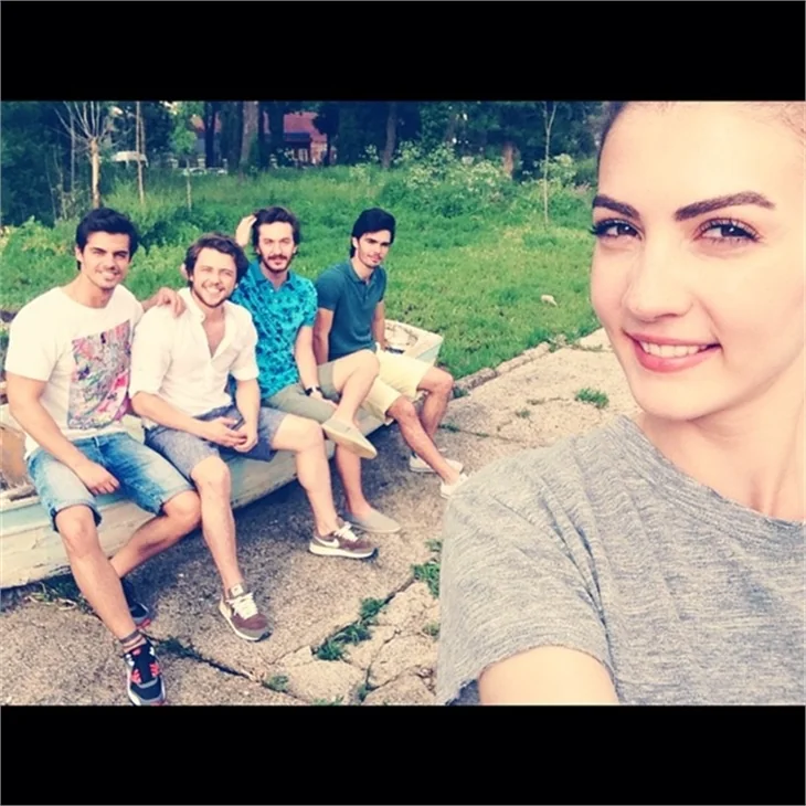 Burcu Özberk'in instagram halleri...