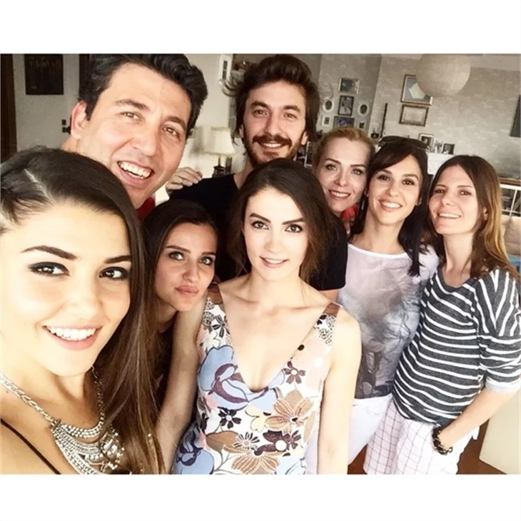 Burcu Özberk'in instagram halleri...