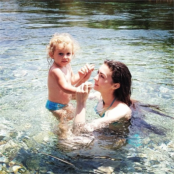 Burcu Özberk'in instagram halleri...