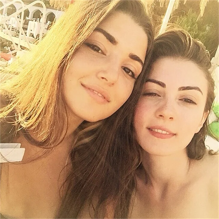 Burcu Özberk'in instagram halleri...
