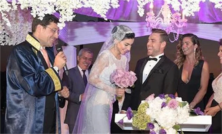 ‘Sırrı’ düğünde çıktı