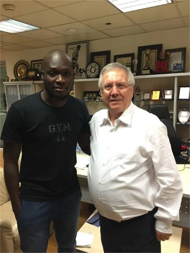 Moussa Sow ağladı, ağlattı!