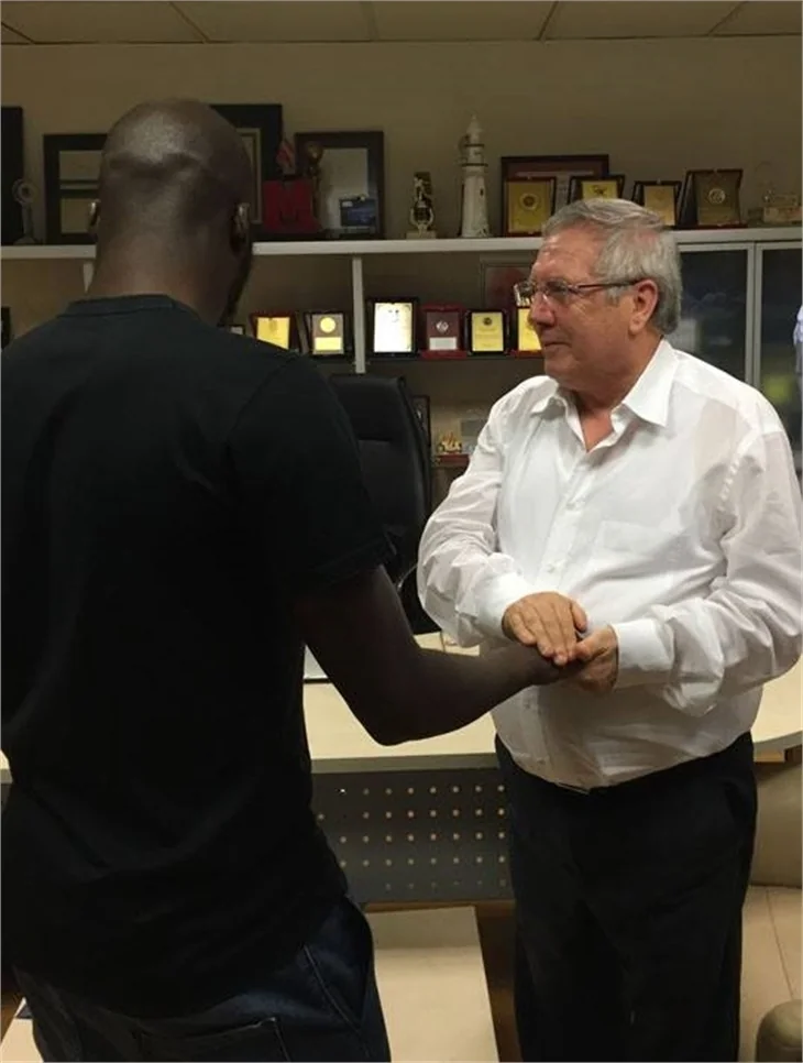 Moussa Sow ağladı, ağlattı!