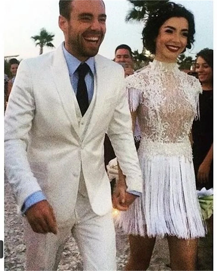 Eliz Sakuçoğlu'nun dekoltesi şaşı etti