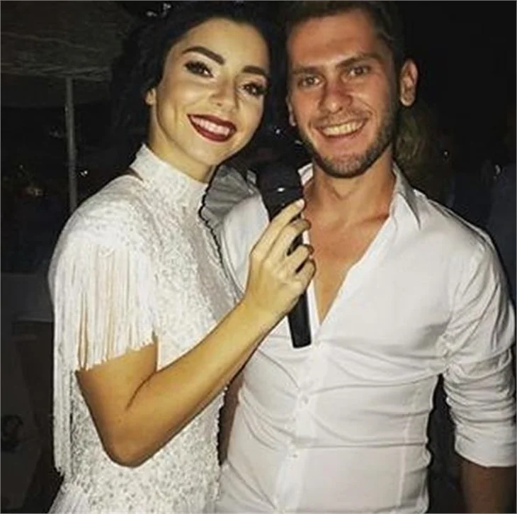 Eliz Sakuçoğlu'nun dekoltesi şaşı etti