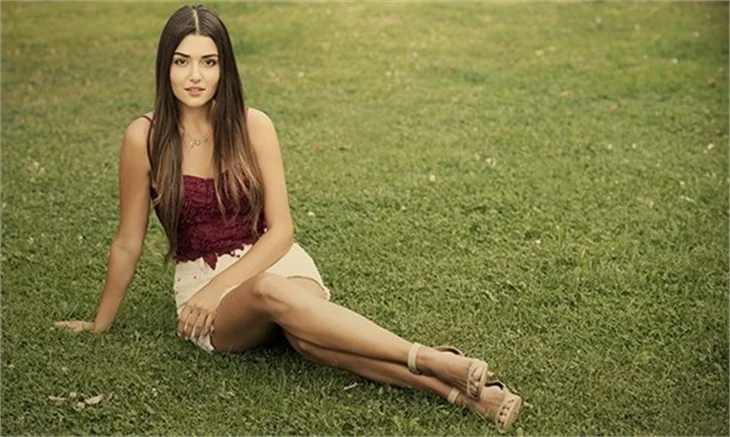 Güneşin Kızları'ndan Hande Erçel: Üçlü aşkı asla kabul etmem!