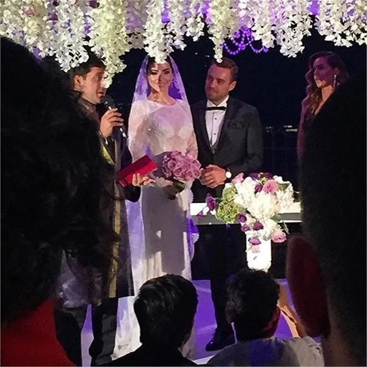 Merve Boluğur ile Murat Dalkılıç balayına başladı
