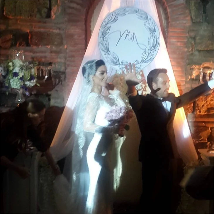 Merve Boluğur ile Murat Dalkılıç balayına başladı