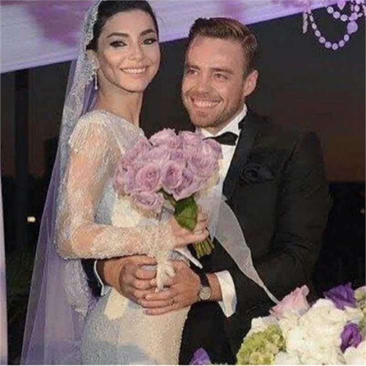 Merve Boluğur ile Murat Dalkılıç balayına başladı