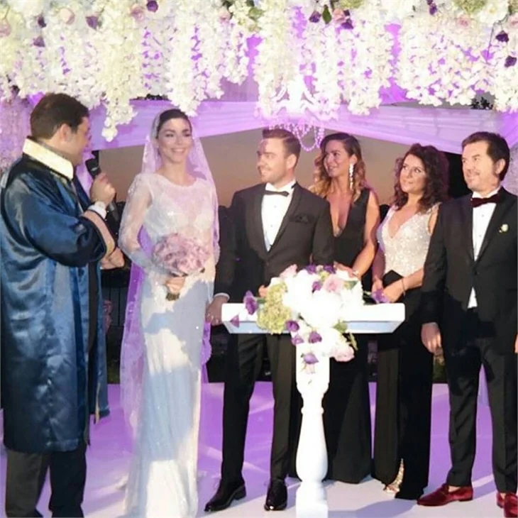 Merve Boluğur ile Murat Dalkılıç balayına başladı