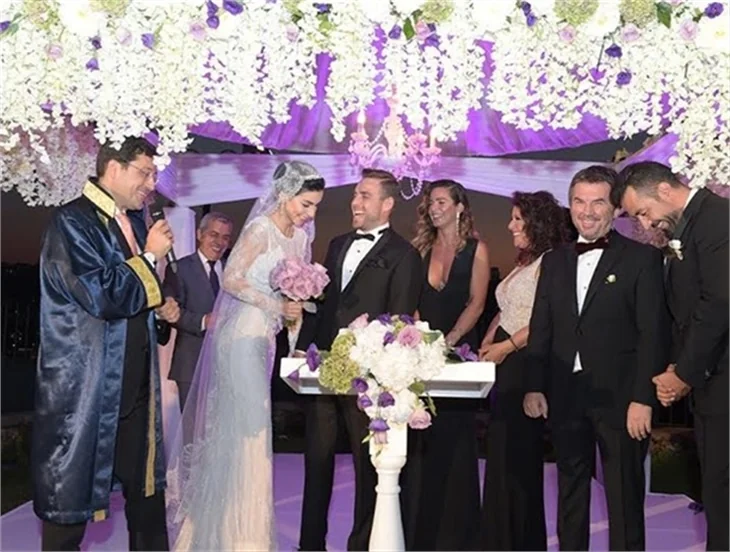 Merve Boluğur ile Murat Dalkılıç balayına başladı