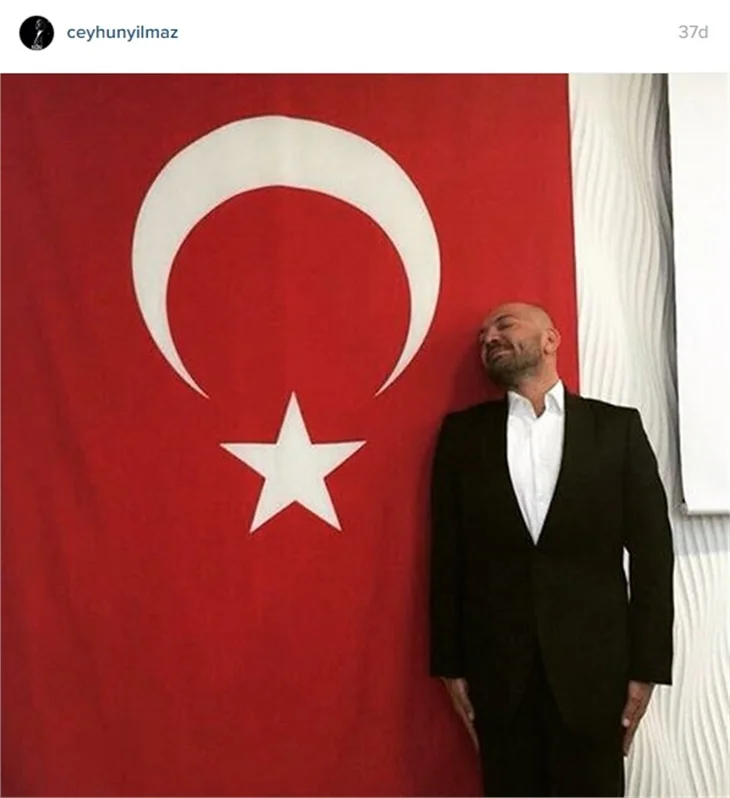 Ünlülerin 30 Ağustos Zafer Bayramı paylaşımları!