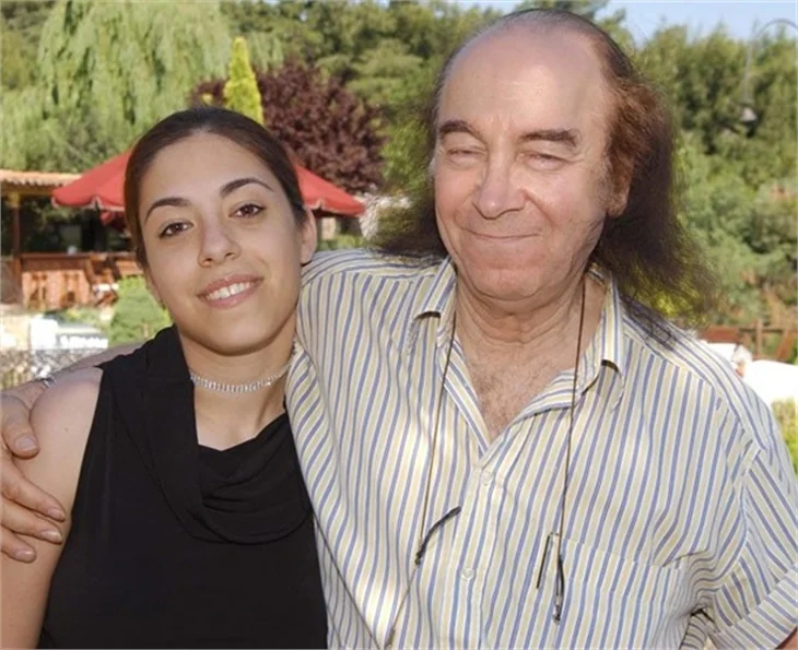 Demet Akalın, kızı Hira'yı okula göndermeyecek