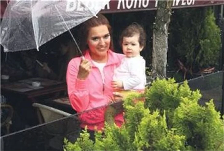 Demet Akalın, kızı Hira'yı okula göndermeyecek
