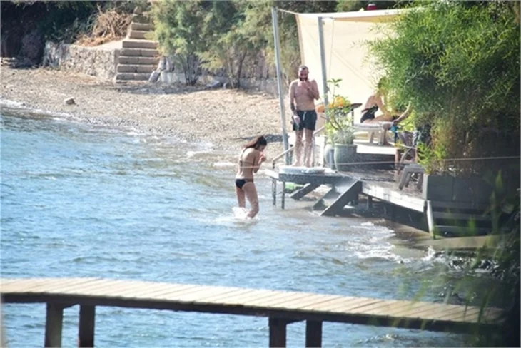 Merve Boluğur ile Murat Dalkılıç tatilde