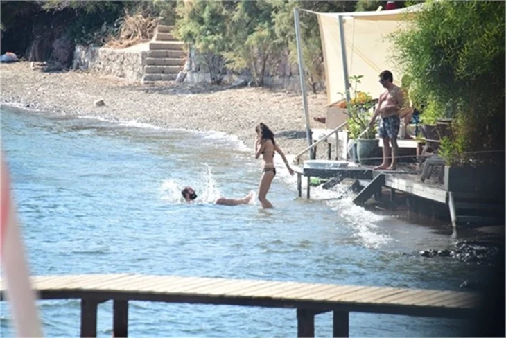 Merve Boluğur ile Murat Dalkılıç tatilde