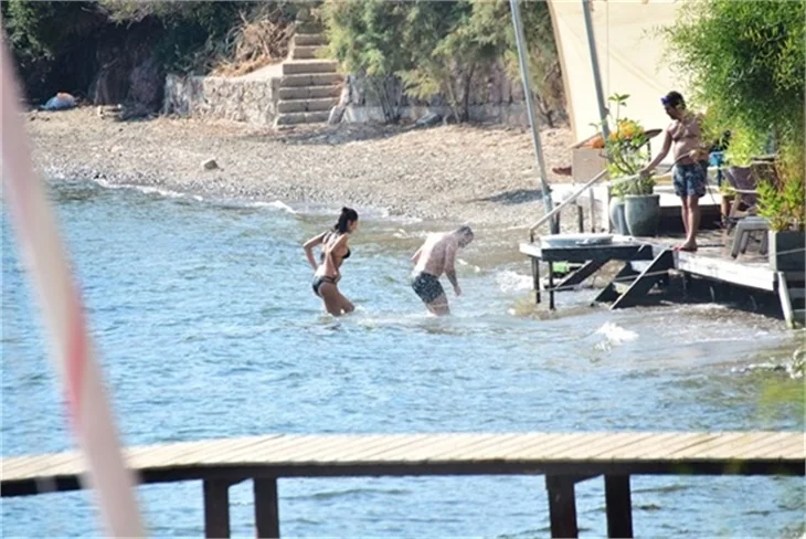 Merve Boluğur ile Murat Dalkılıç tatilde