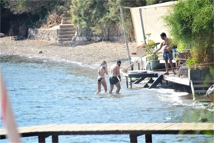 Merve Boluğur ile Murat Dalkılıç tatilde
