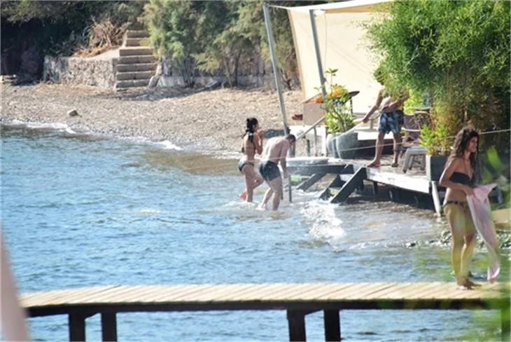 Merve Boluğur ile Murat Dalkılıç tatilde