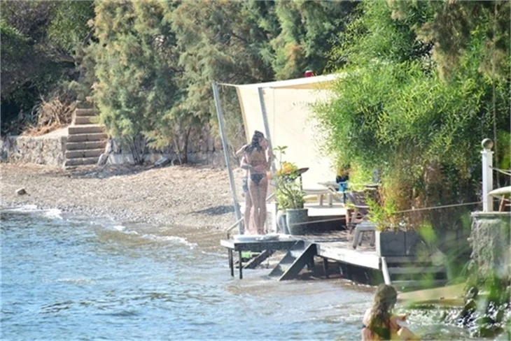 Merve Boluğur ile Murat Dalkılıç tatilde