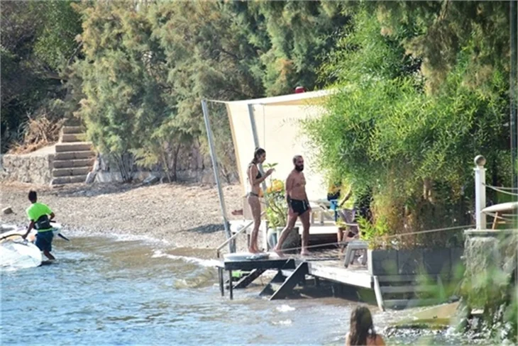 Merve Boluğur ile Murat Dalkılıç tatilde