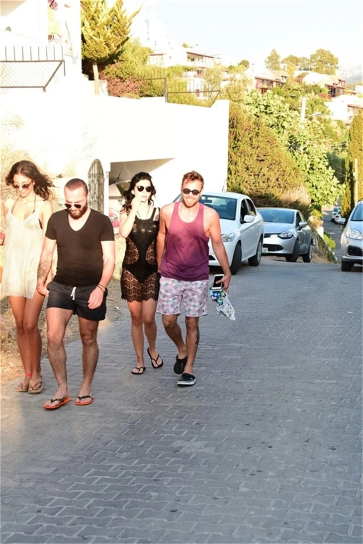 Merve Boluğur ile Murat Dalkılıç tatilde