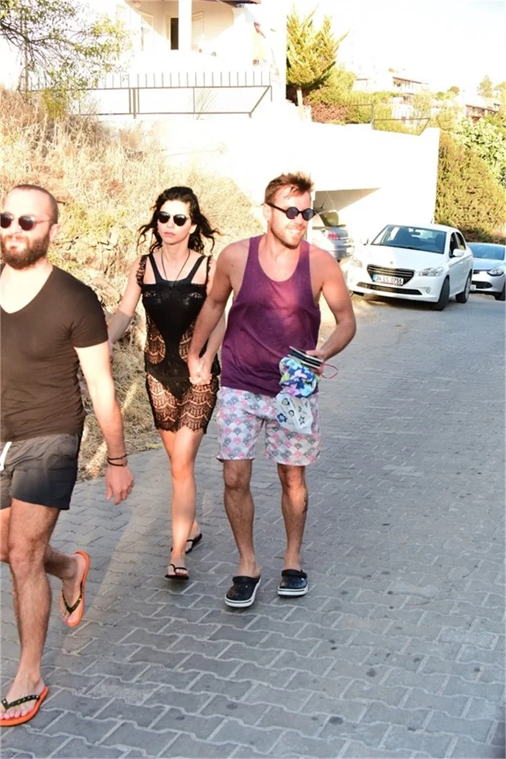 Merve Boluğur ile Murat Dalkılıç tatilde