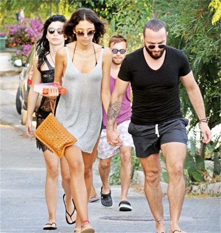 Merve Boluğur ile Murat Dalkılıç tatilde