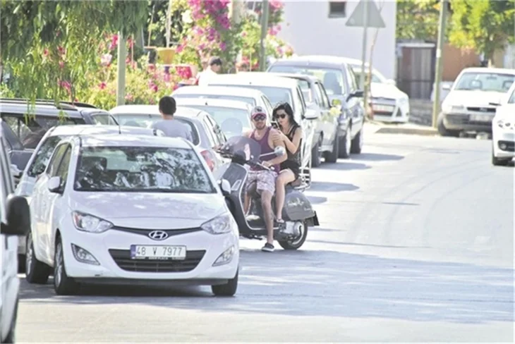 Merve Boluğur ile Murat Dalkılıç tatilde