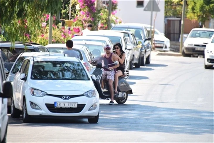 Merve Boluğur ile Murat Dalkılıç tatilde