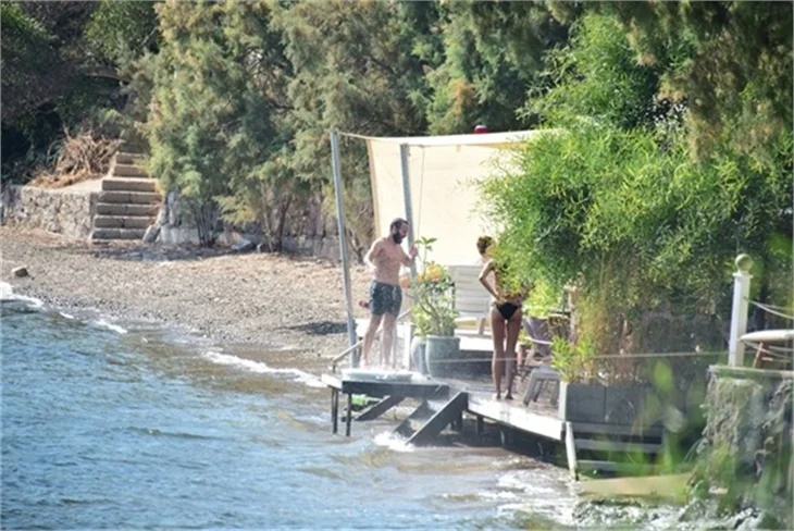Merve Boluğur ile Murat Dalkılıç tatilde