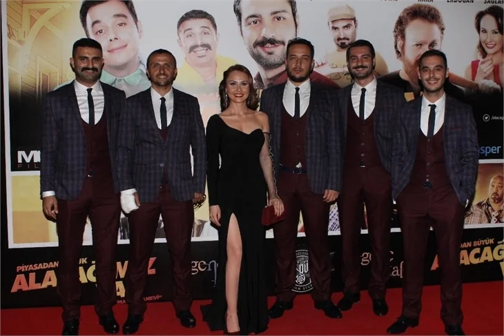 “Piyasadan Büyük Alacağımız Var” filminin galası yapıldı!