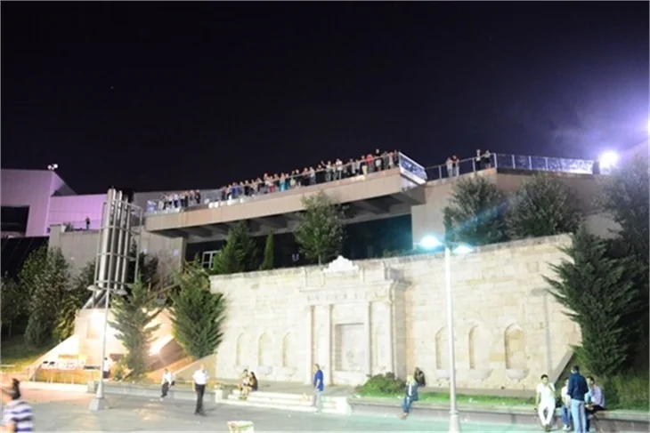 Tarkan konserinde duygusal anlar