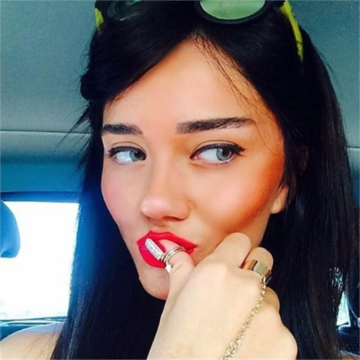 Cansu Taşkın‘ın eski fotoğrafları ortaya çıktı