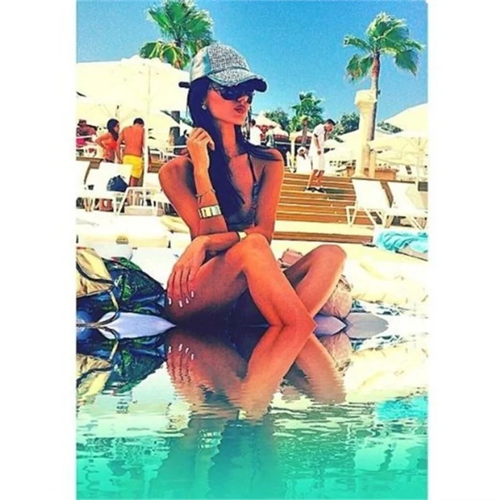 Cansu Taşkın‘ın eski fotoğrafları ortaya çıktı