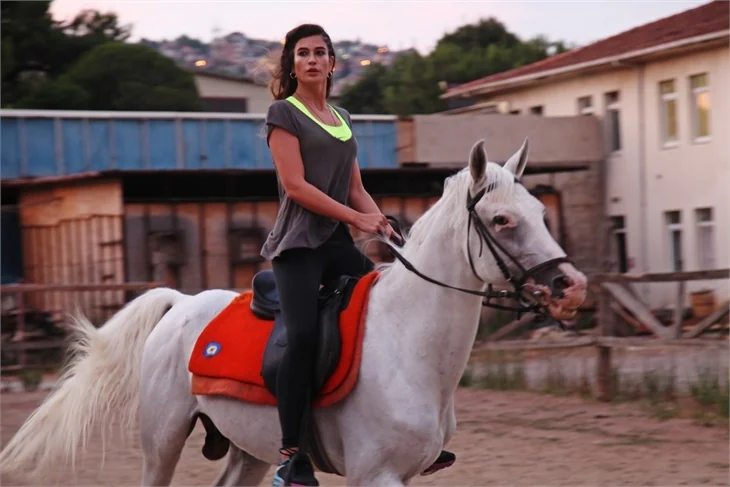 Berrak Tüzünataç'a 'Filinta' sevgili!