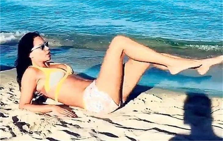 Ebru Şallı'dan '25' kere maşallah pozu!
