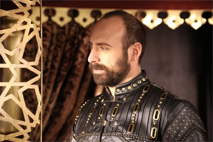 Halit Ergenç dönem dizisiyle mi dönüyor?